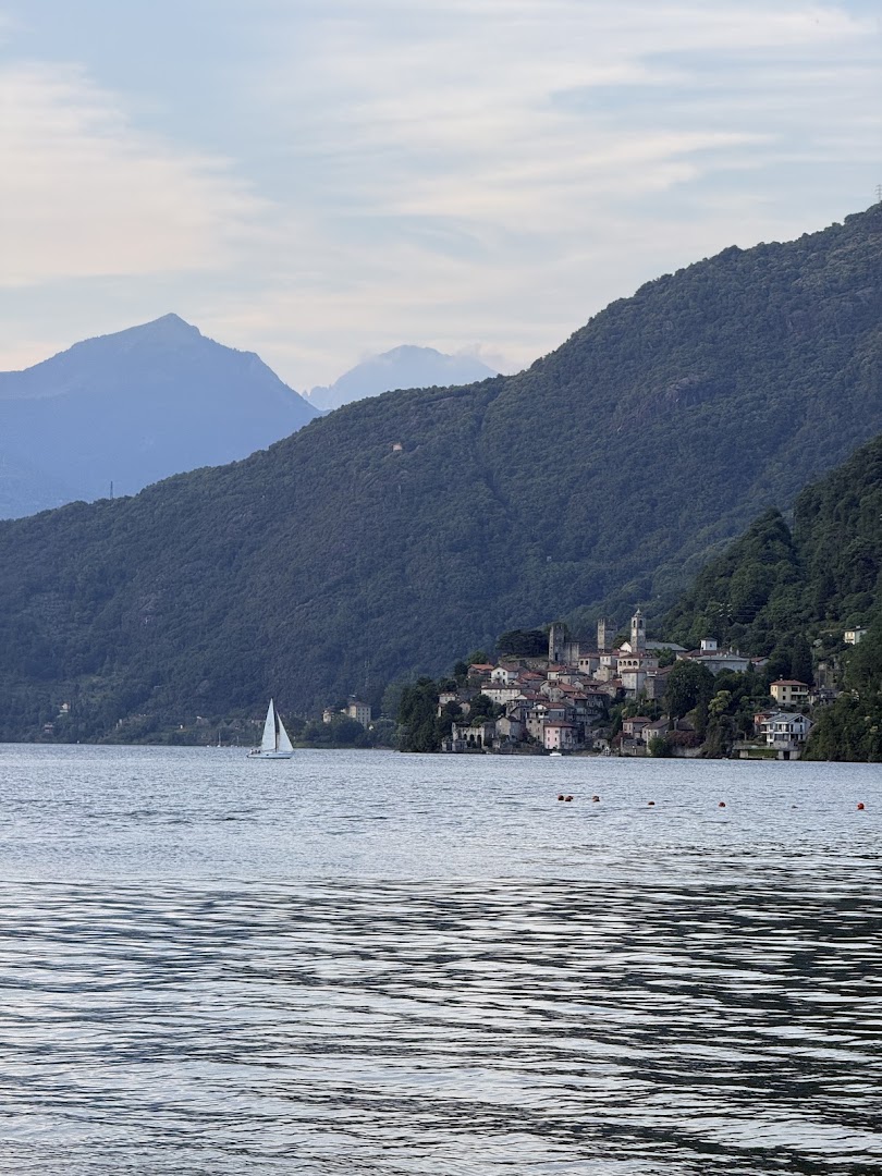 L'angolo Lake, Dervio
