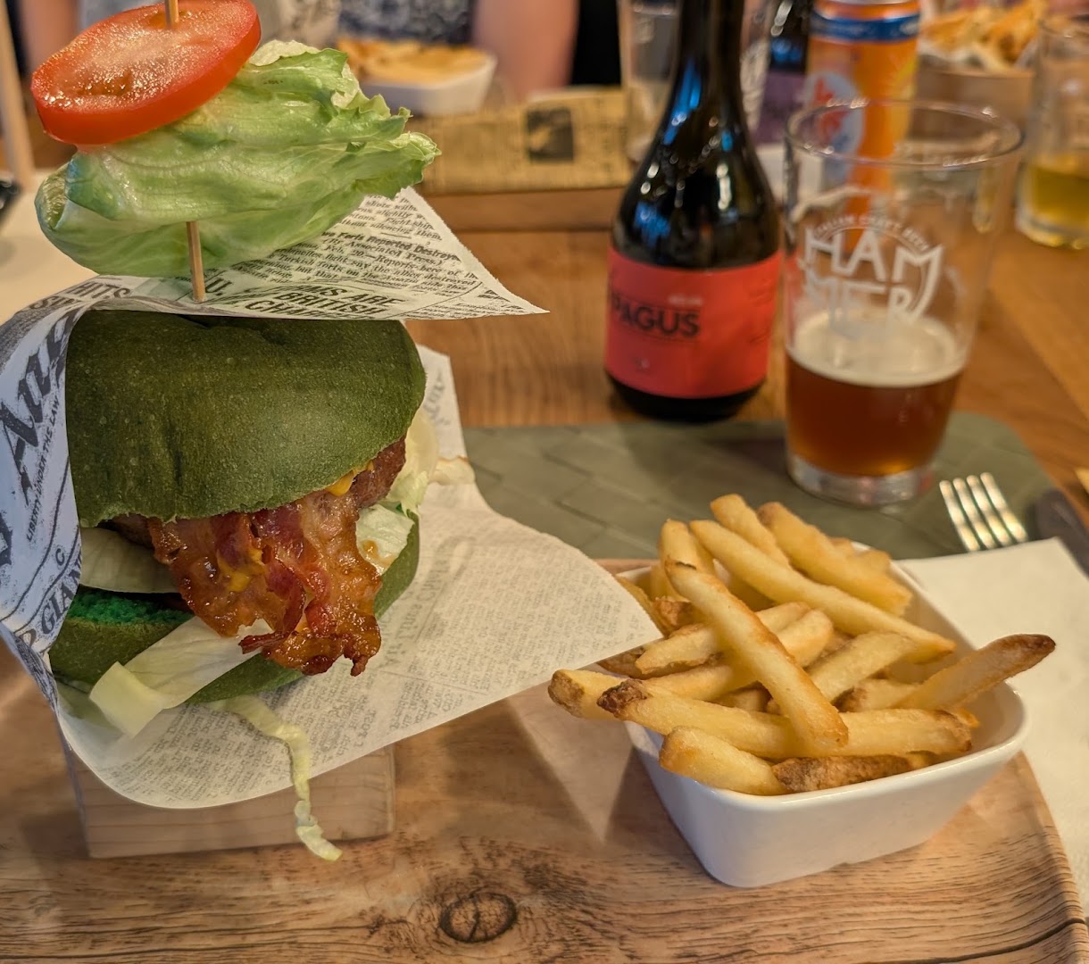 L'Anonimo Different Pub | Pub - Birreria - Hamburgeria
