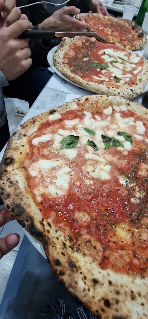 L'antica pizzeria "Da Michele"
