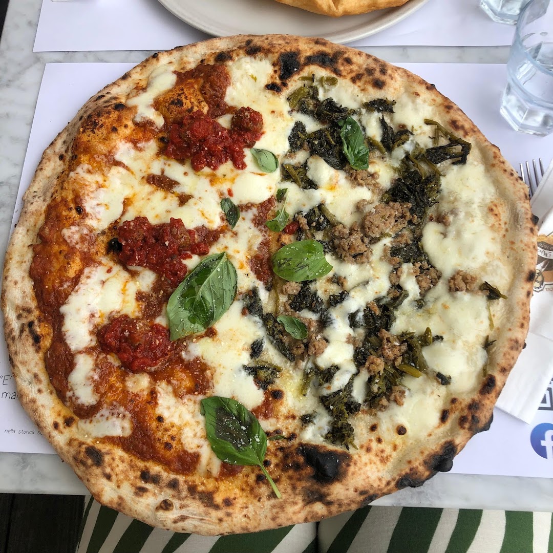 L'Antica Pizzeria Da Michele Viareggio, Viareggio