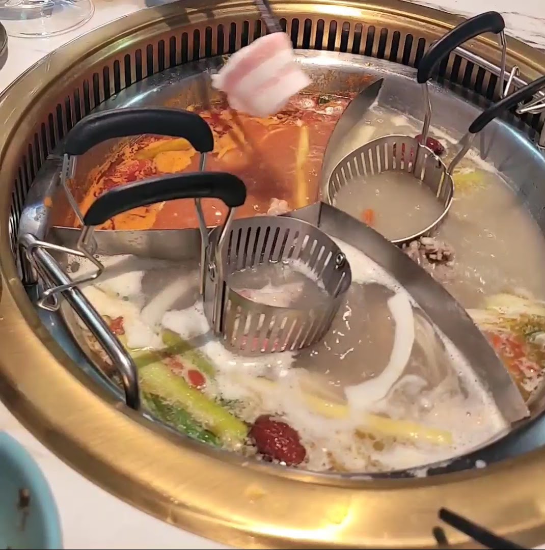 Lao 捞 Hot Pot