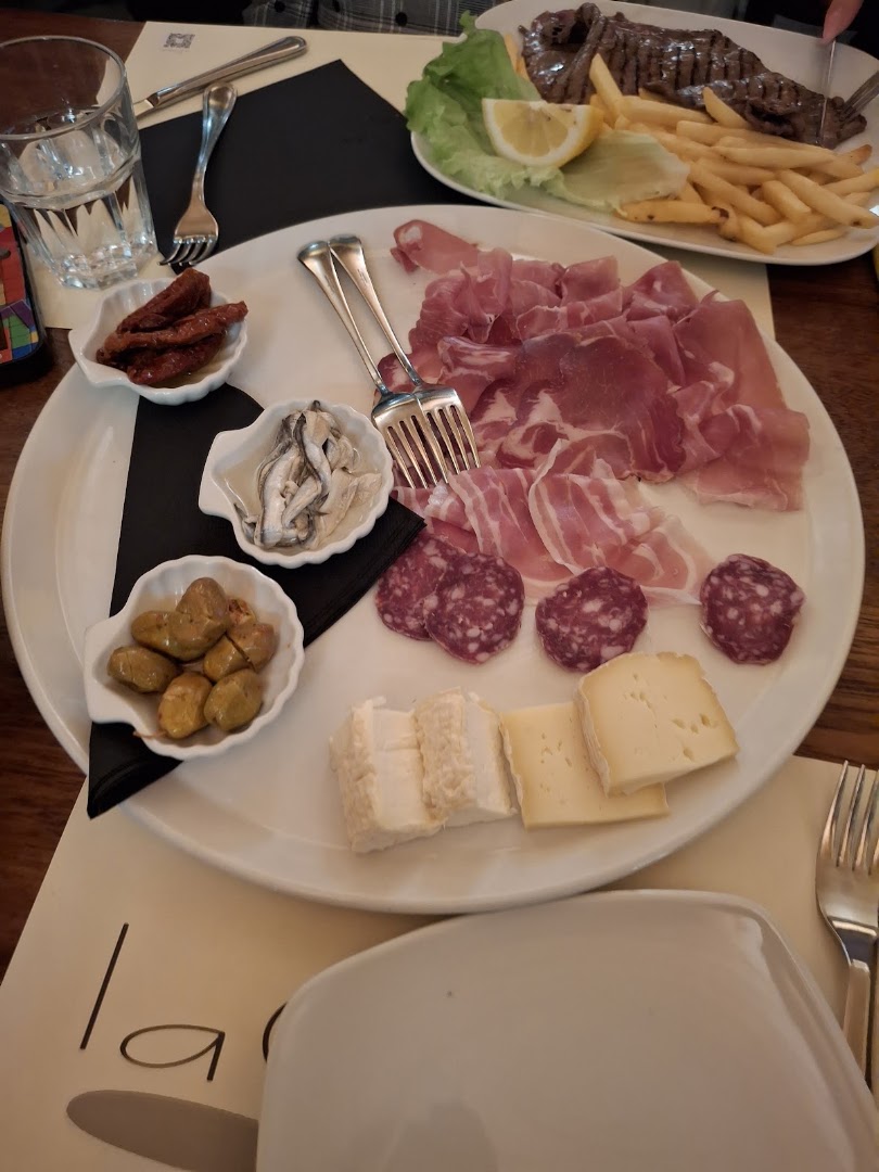 LaQuolina