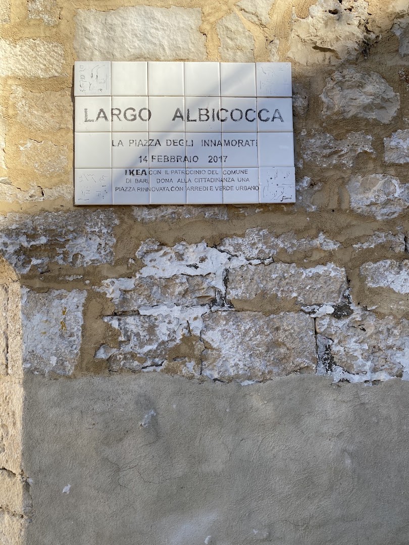 Largo Albicocca - Piazza degli Innamorati