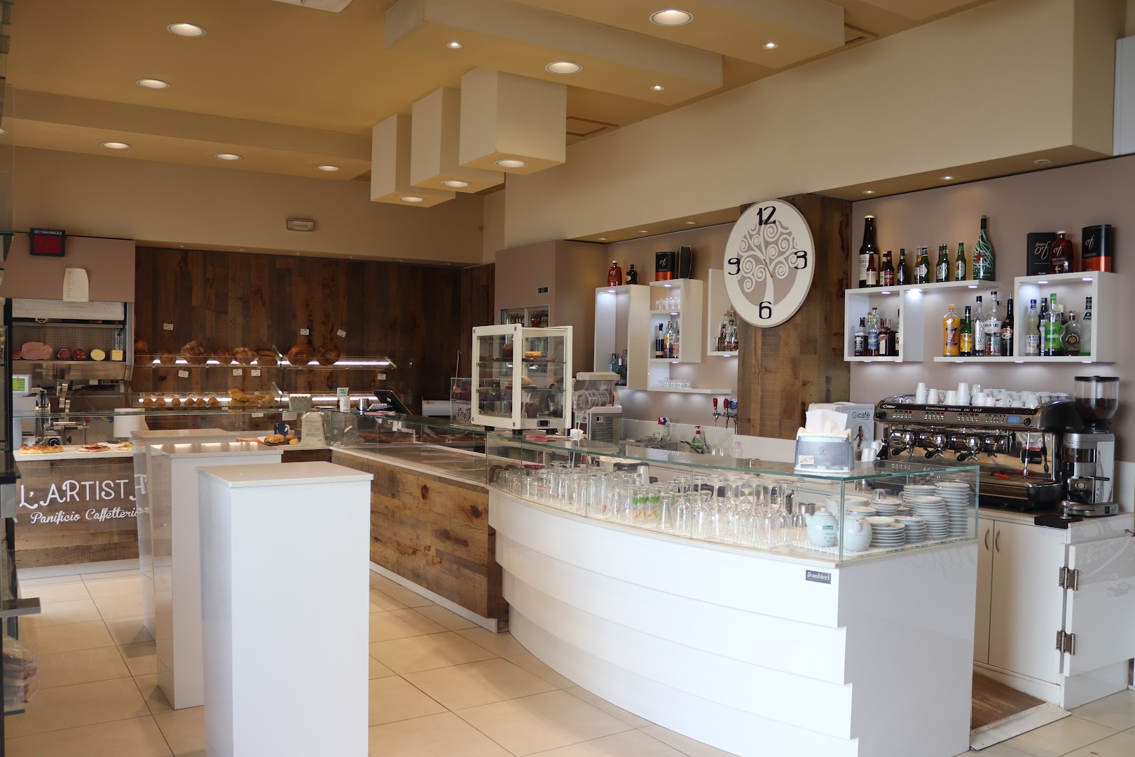 L'artista Panificio-Caffetteria, Palagiano