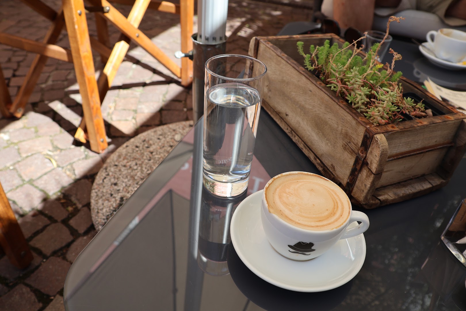 Laubencafé - Café, Eisdiele & Weinbar / Caffé, Gelateria & wine-bar