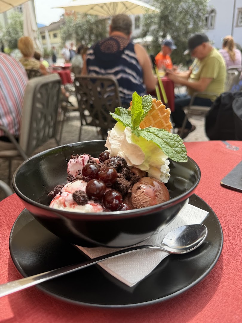 Laubencafé - Café, Eisdiele & Weinbar / Caffé, Gelateria & wine-bar