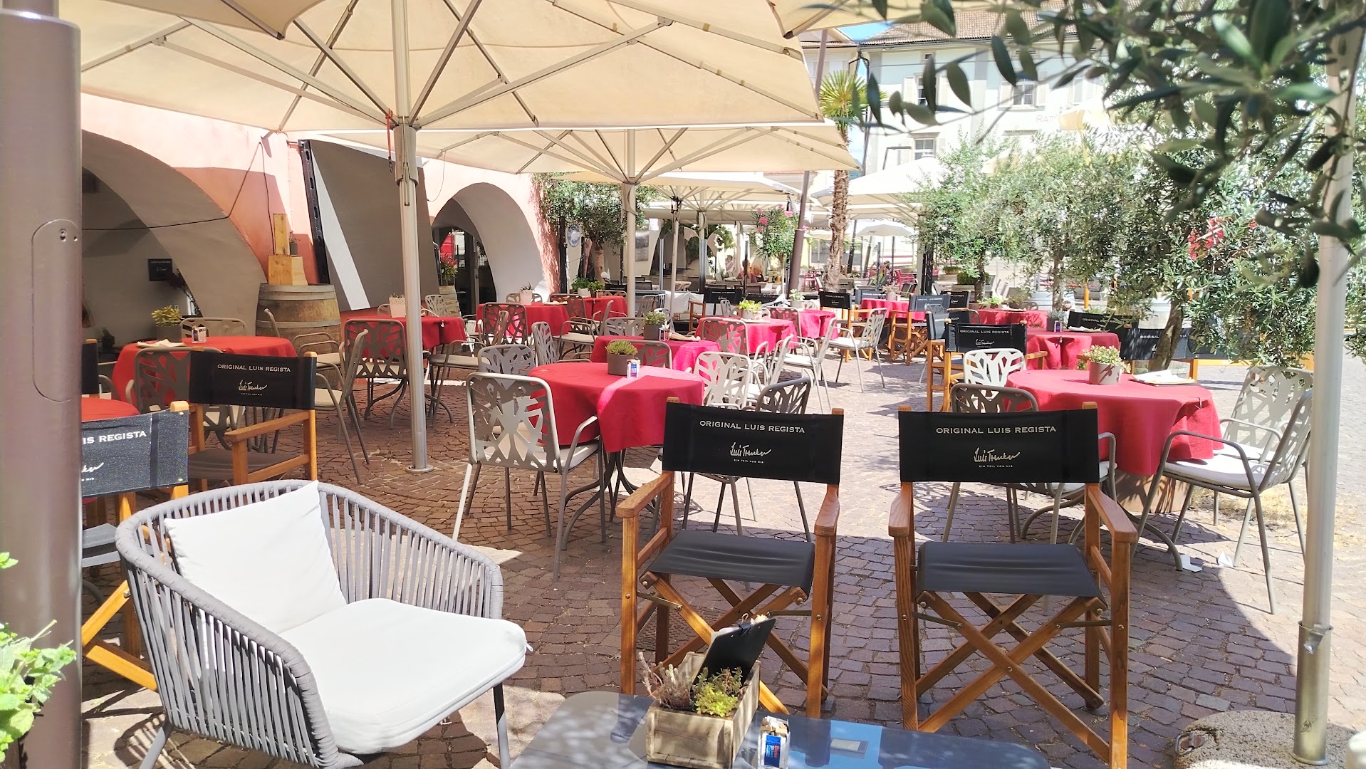 Laubencafé - Café, Eisdiele & Weinbar / Caffé, Gelateria & wine-bar