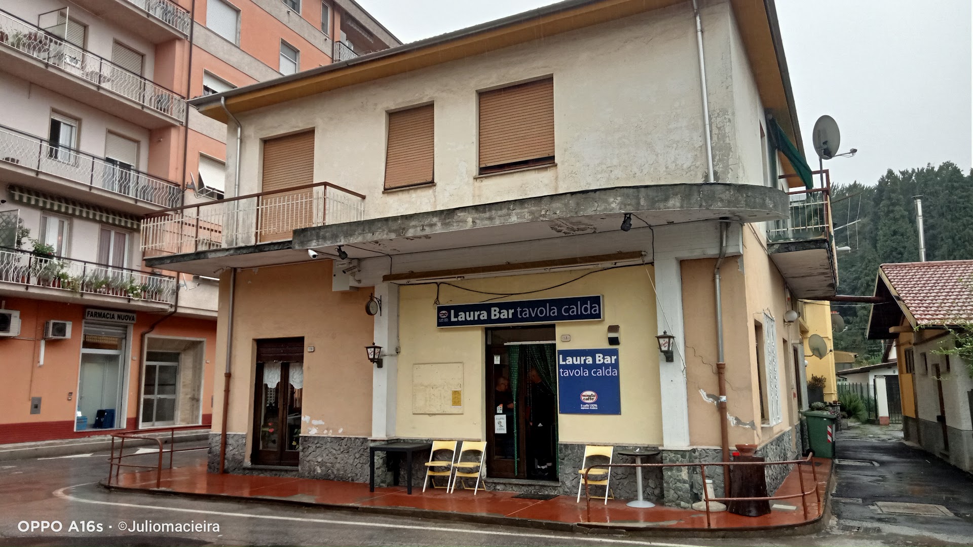 Laura Bar