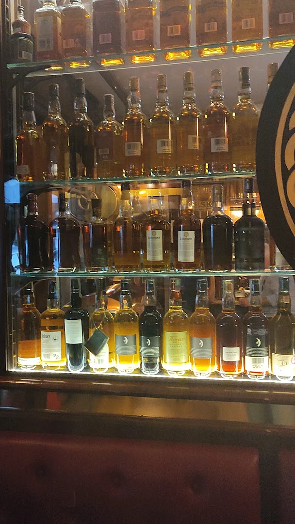 Le Bon Bock Whisky Bar