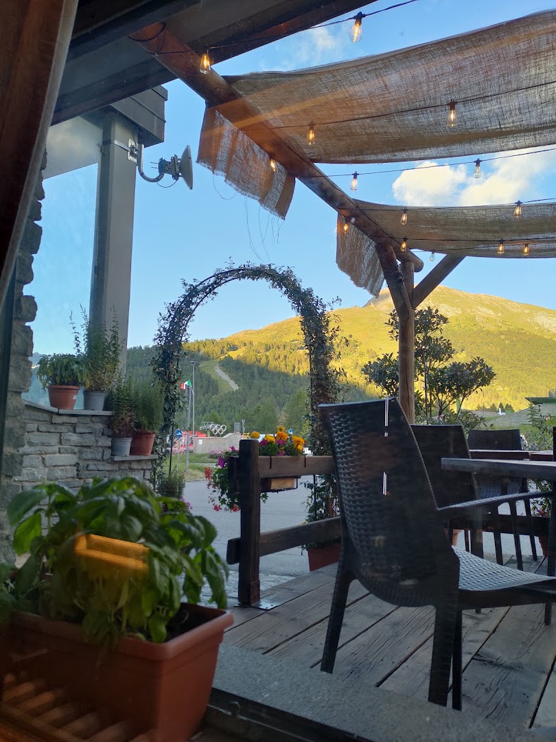 Le Cafè Crème | Bistro & Restaurant