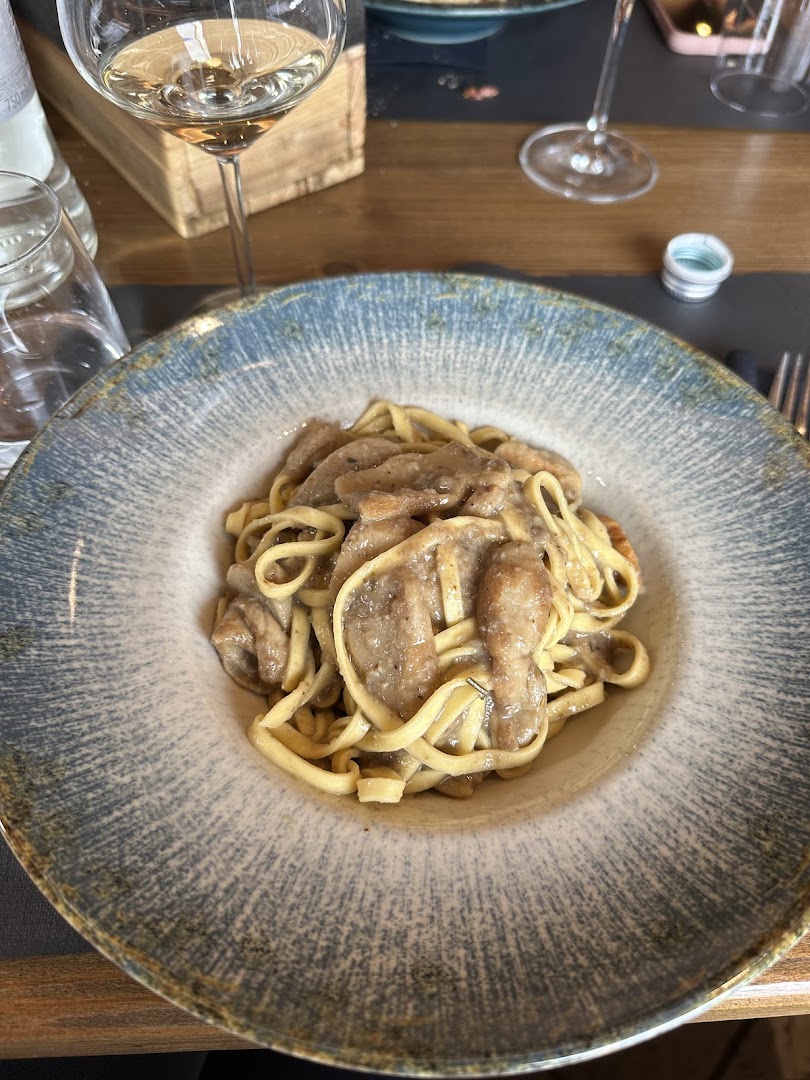 Le Cafè Crème | Bistro & Restaurant