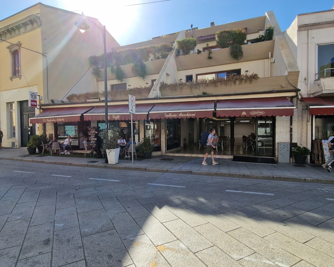 Le cafe des artistes, Olbia