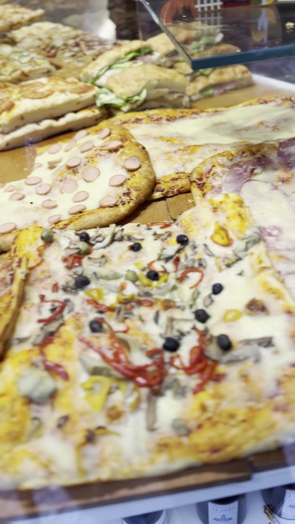Le Delizie Di Via Zucchi Snc...panificio...pasticceria...caffetteria...biscotteria