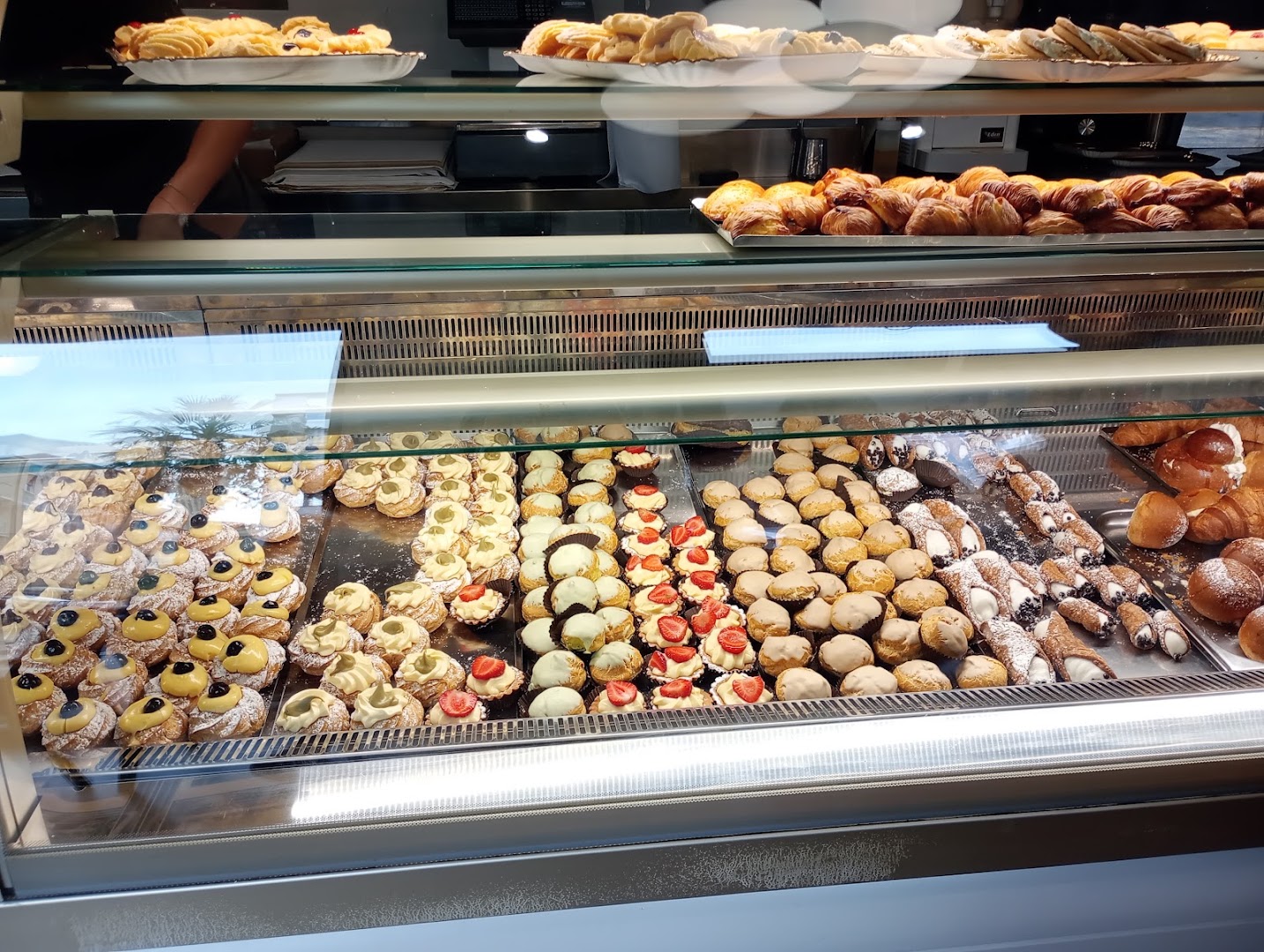 Le Dolcezze Napoletane, via D'Avalos - Pescara, Pescara