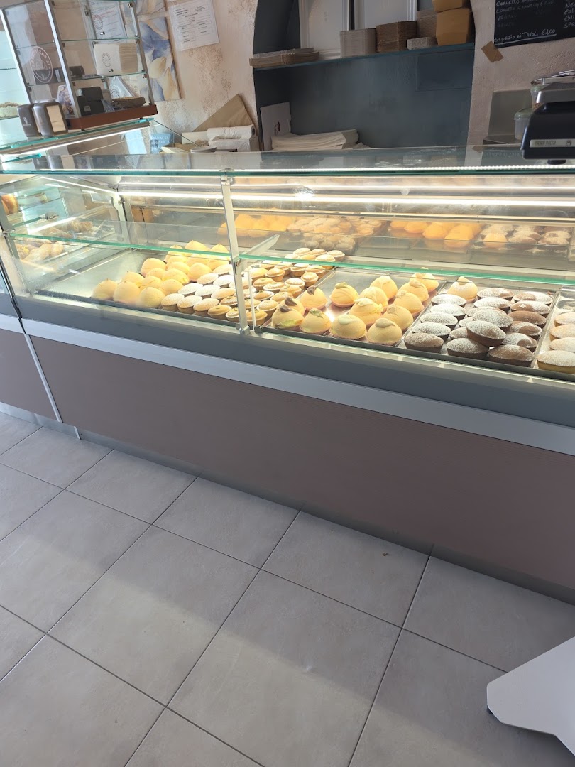 LE DOLCI TENTAZIONI, BAR PASTICCERIA CORNETTERIA