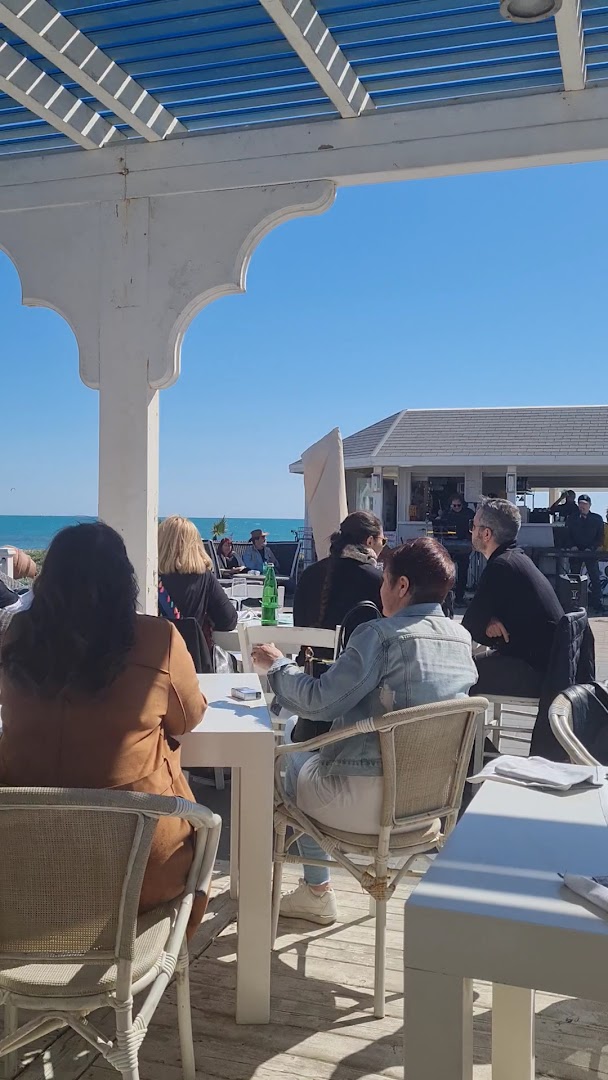 Le Dune Beach Restaurant & Bar