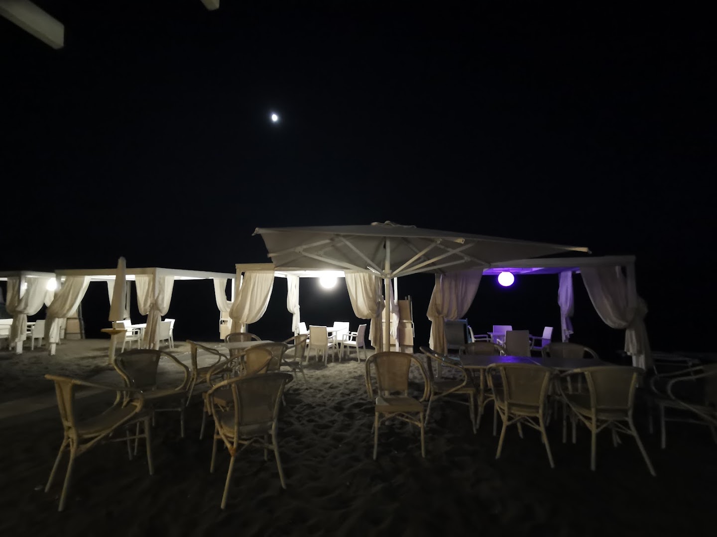 Le Dune Beach Restaurant & Bar