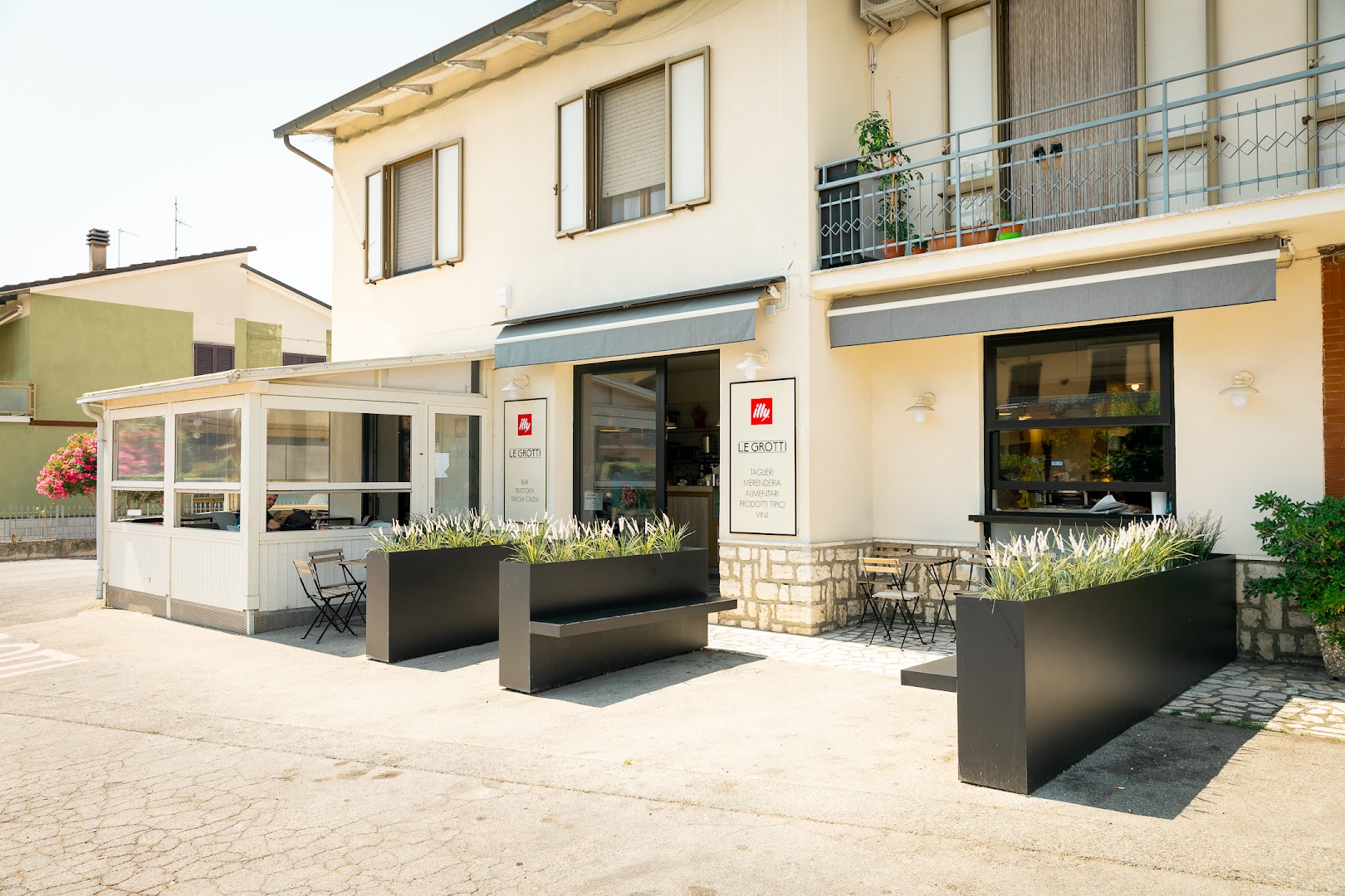 Le Grotti - Bar, Trattoria Alimentari dal 1998