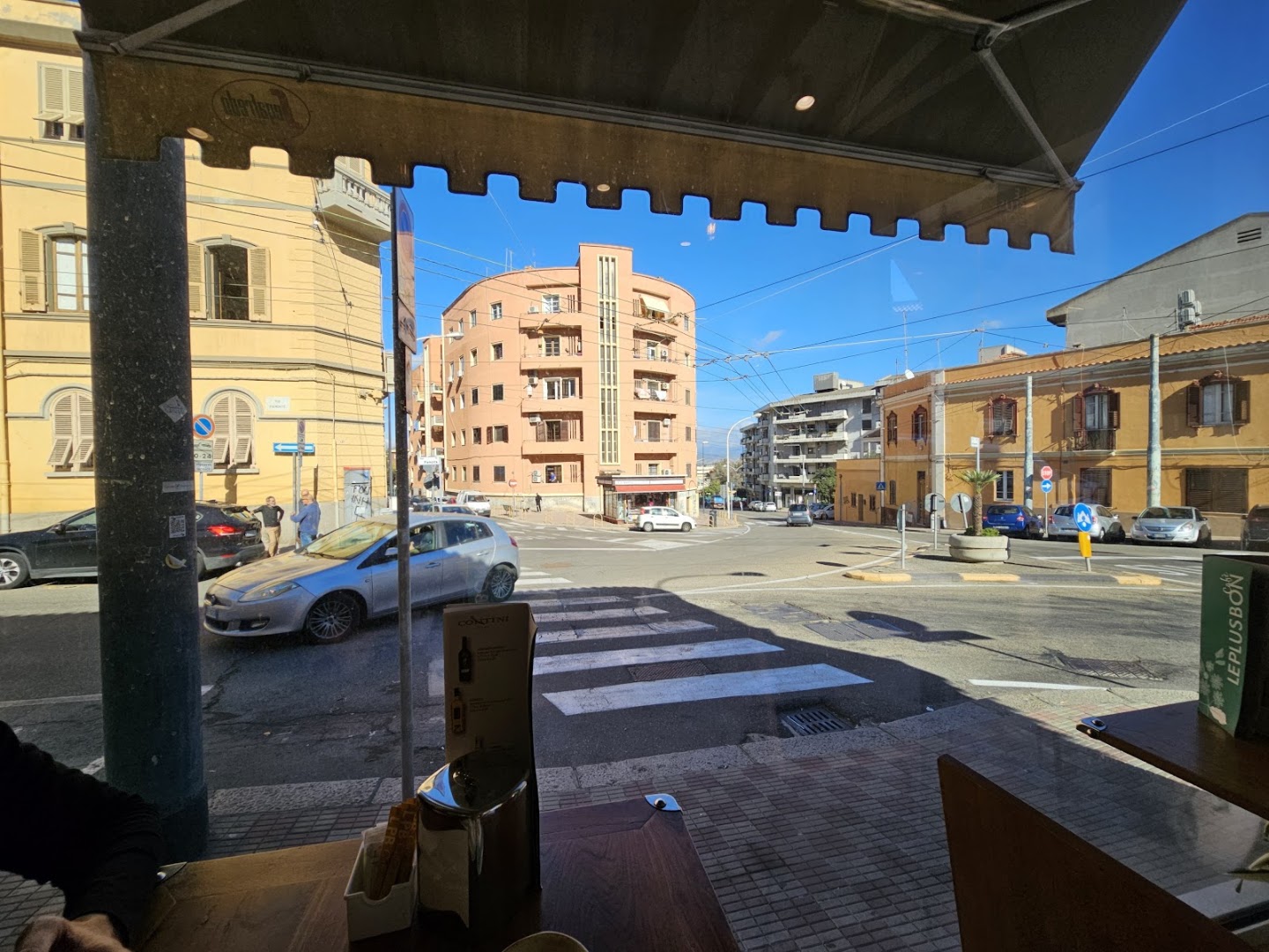 Le Plus Bon- Piazza Kennedy