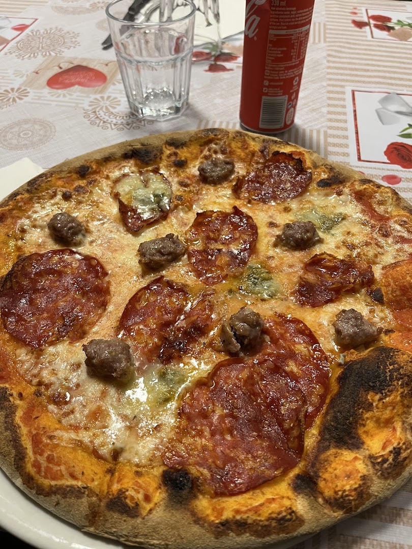 Le Tre Piramidi