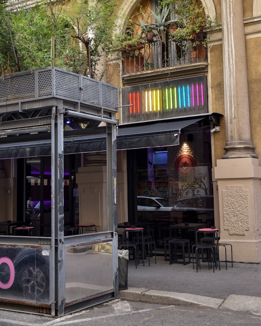 Leccomilano un buco di bar, Milano