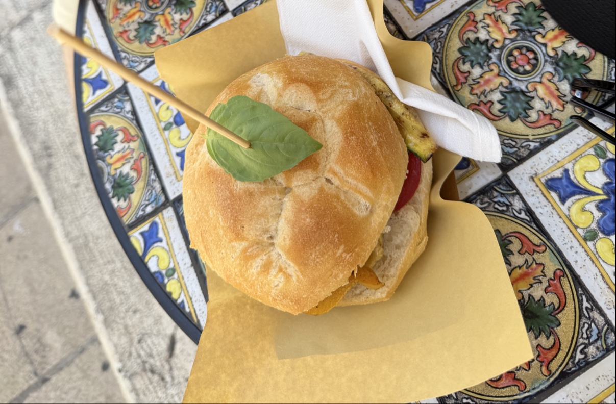 Les Sandwiches Fantastique, Ostuni