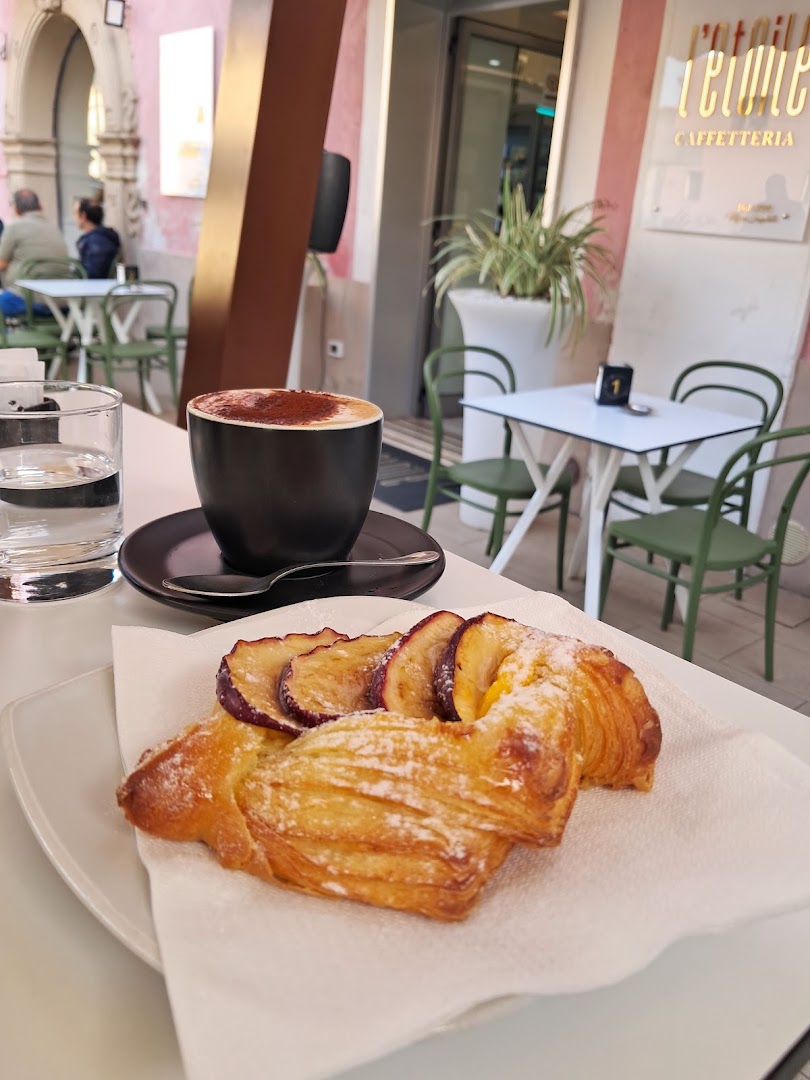 L'Etoile | Bar | Pasticceria | Gelateria | Caffetteria | Pizzeria/Ristorante |