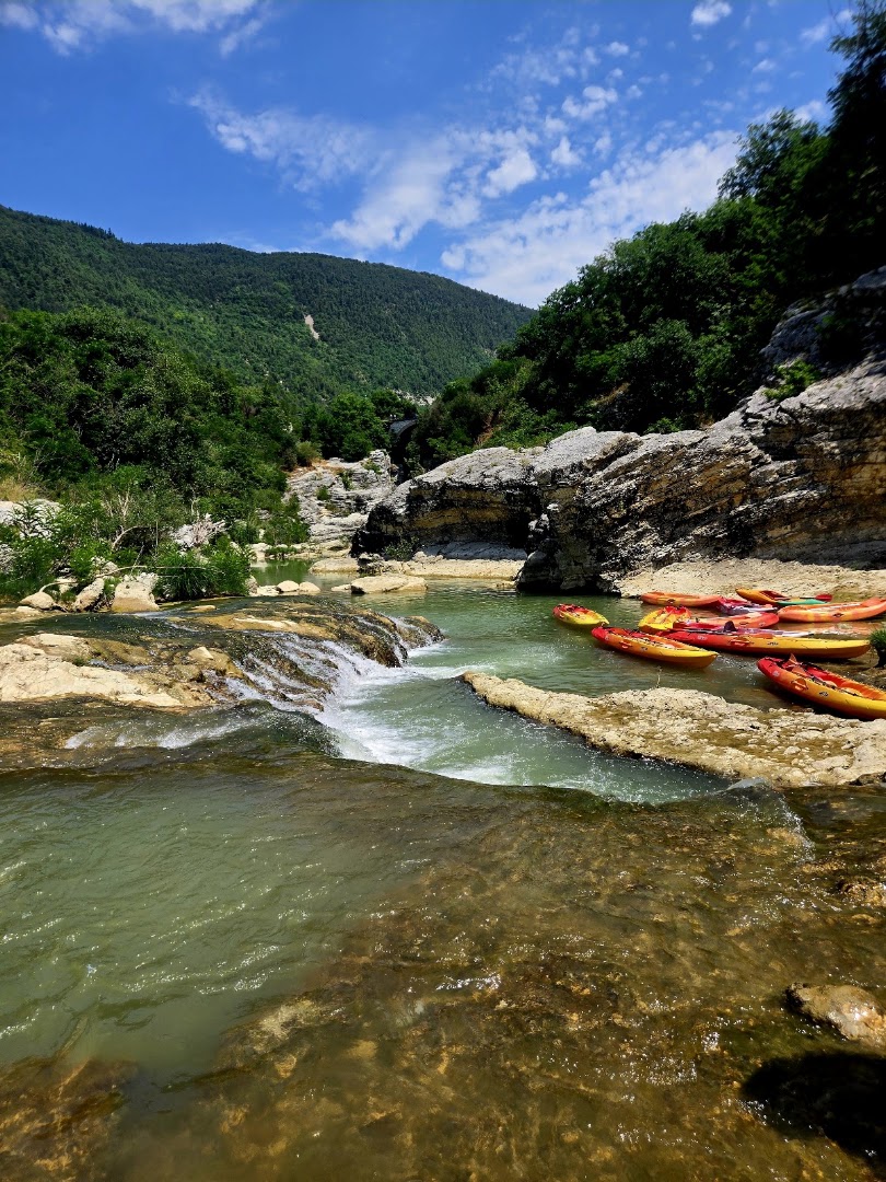 Lezioni di canoa alle Marmitte dei Giganti - Happy River, Fossombrone