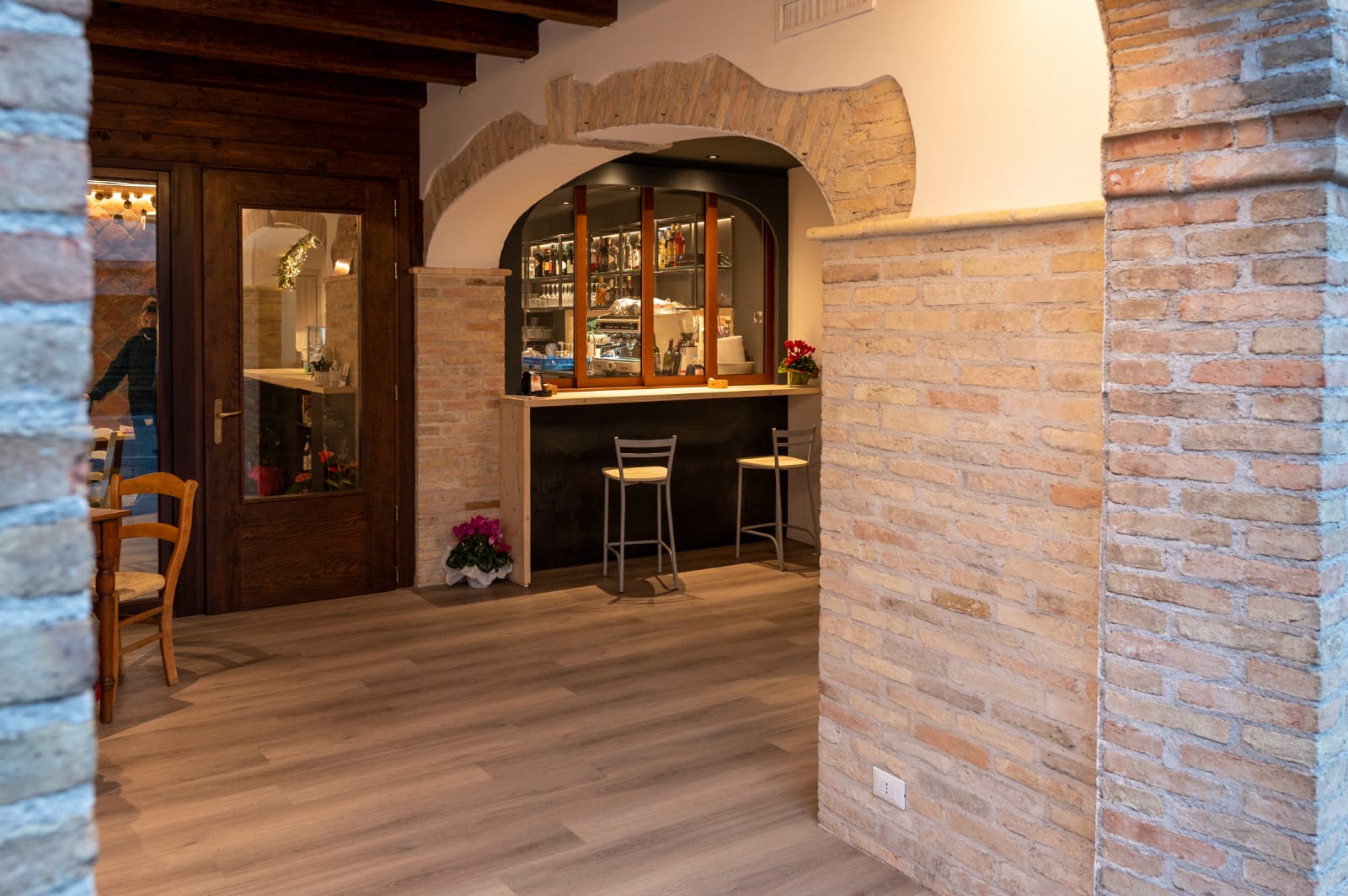Li Arcadis Winebar