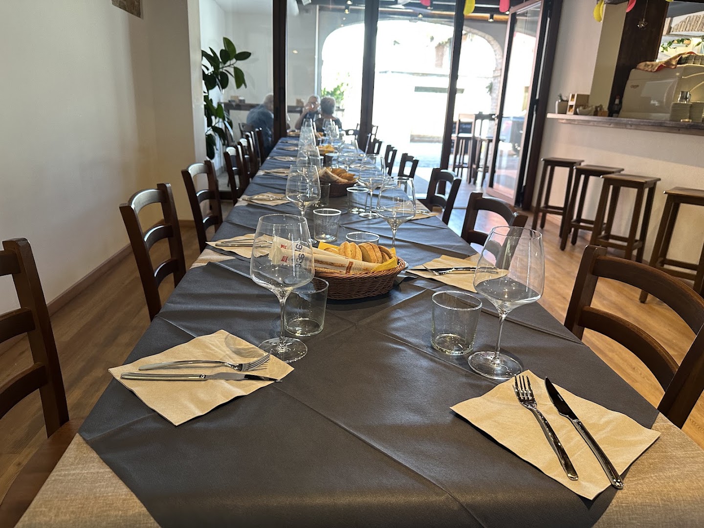 Li Arcadis Winebar