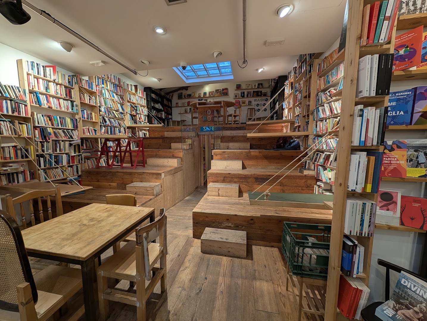 Libreria Enoteca Bistrò Todo Modo, Firenze