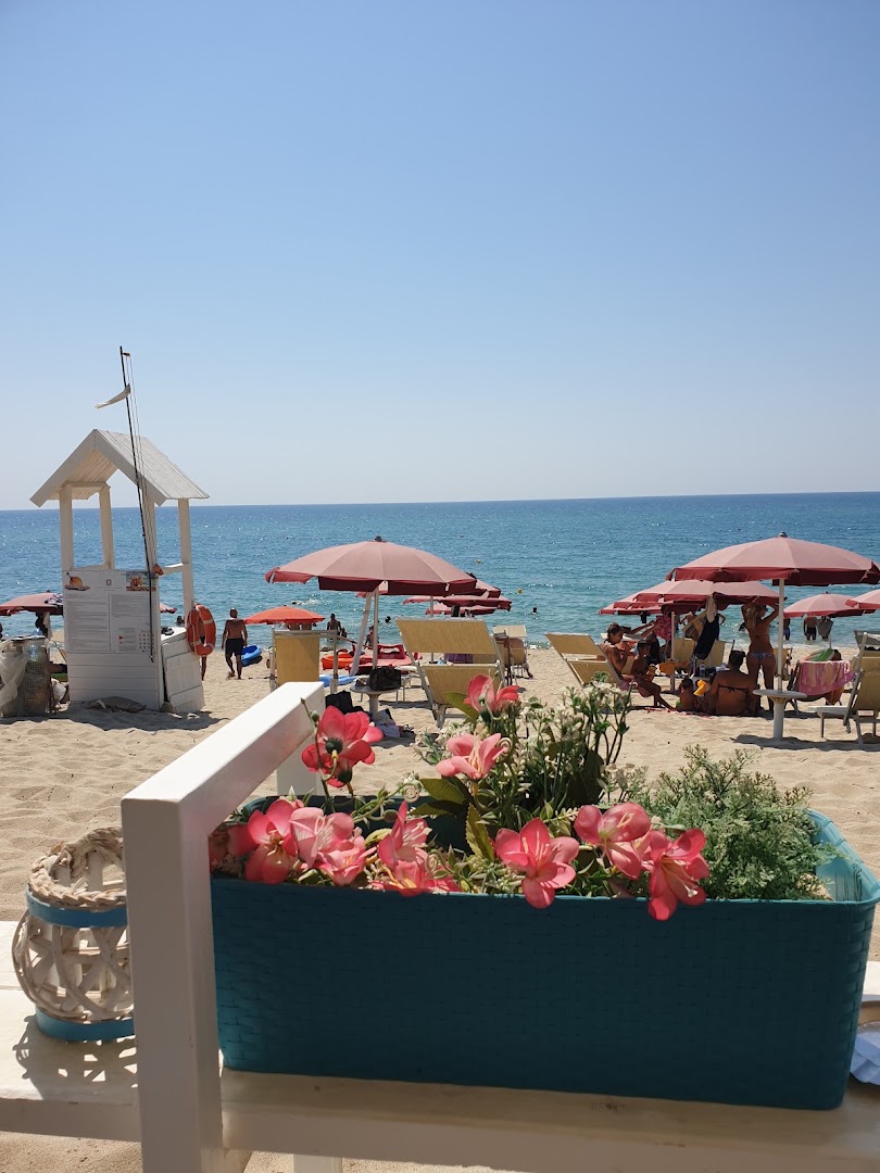 Lido BarCollando