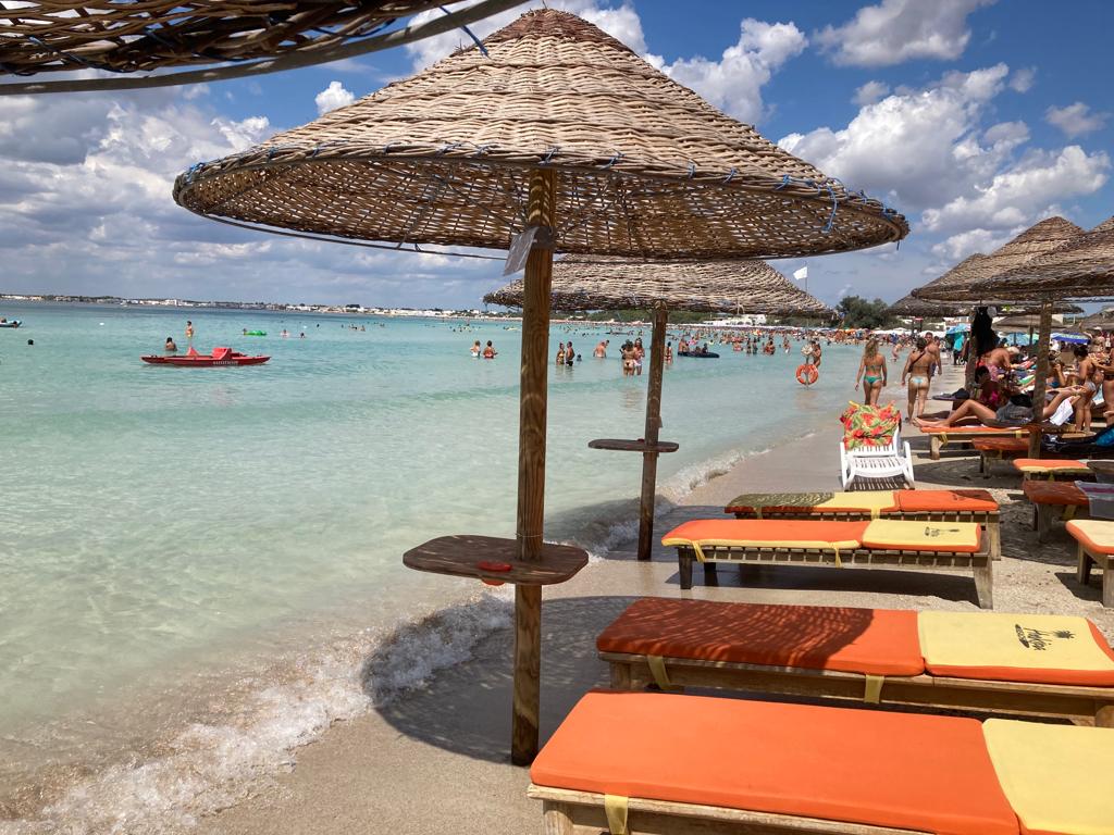 Lido Hookipa Beach