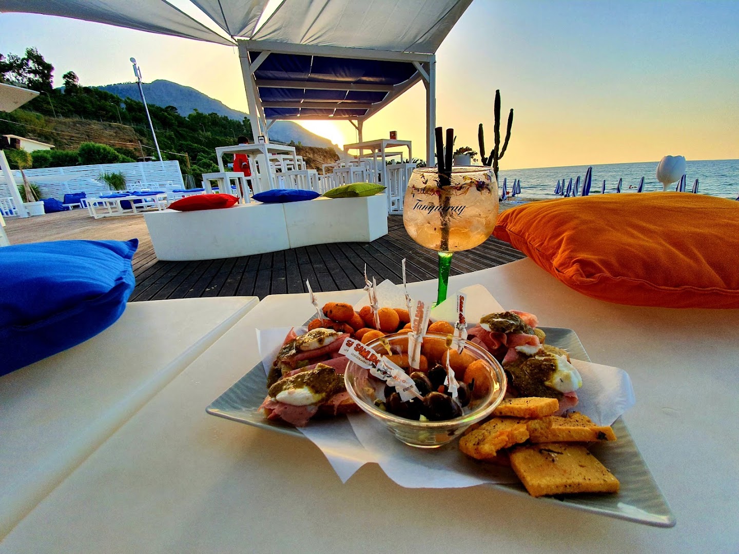 Lido Sunrise Beach Club
