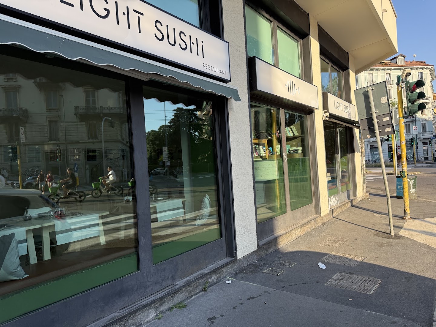 Light Sushi Restaurant