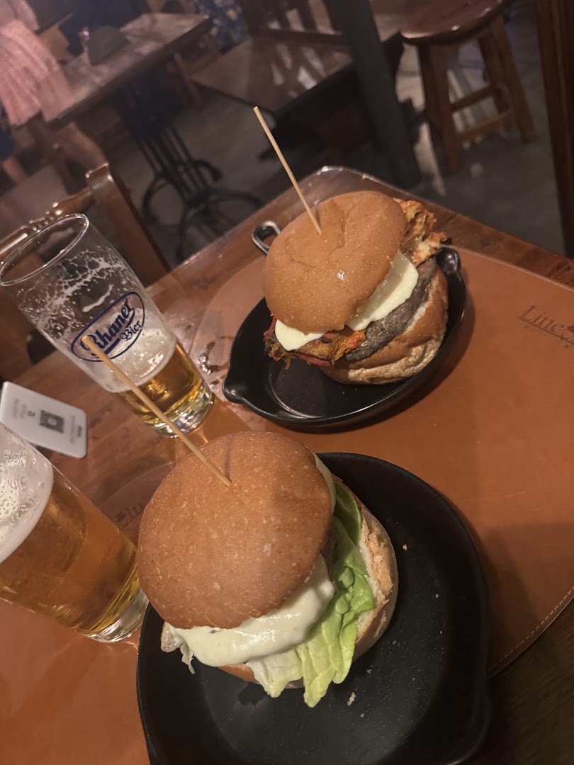 Lincoln brewery and grill / Pub birreria pizzeria