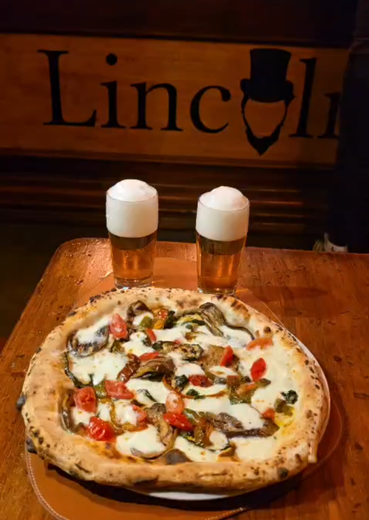 Lincoln brewery and grill / Pub birreria pizzeria