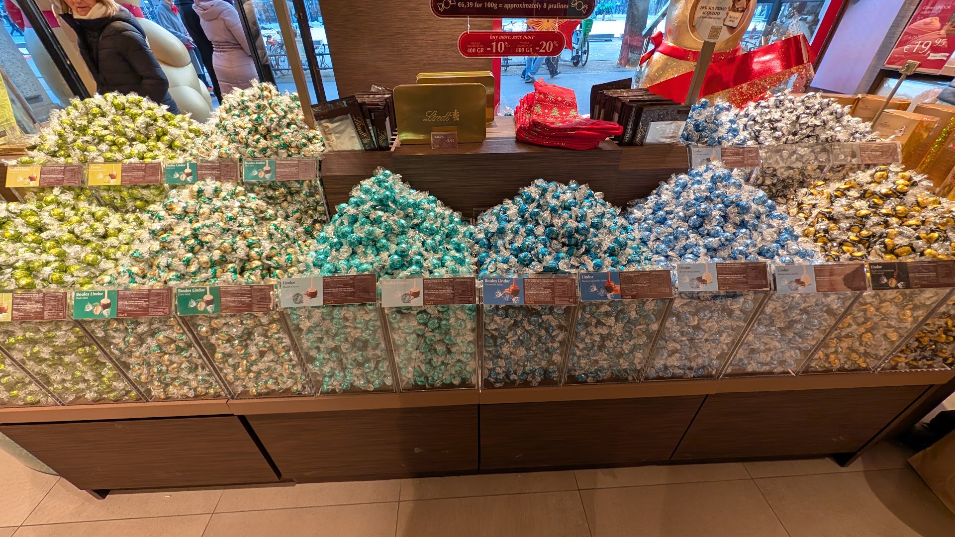 Lindt Chocolate Shop Castel Romano