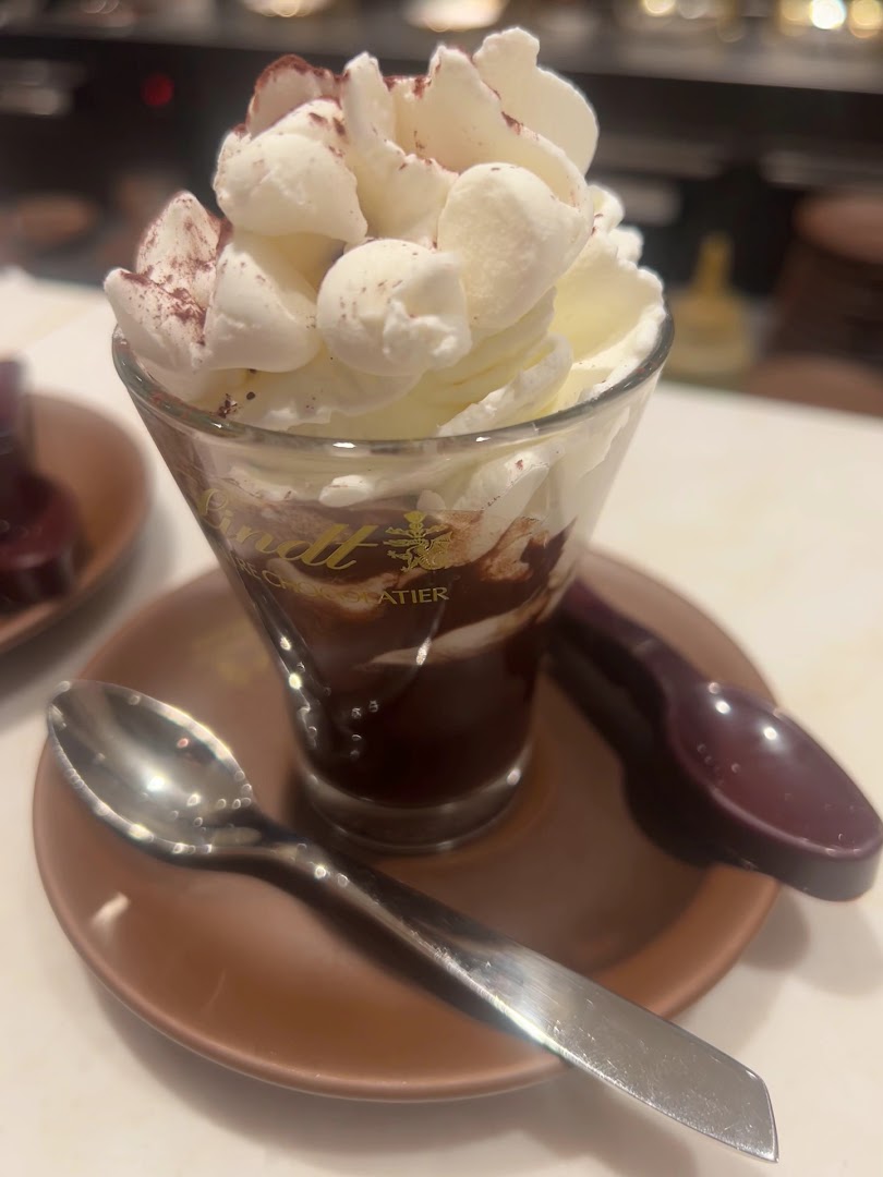 Lindt Chocolate Shop Da Vinci