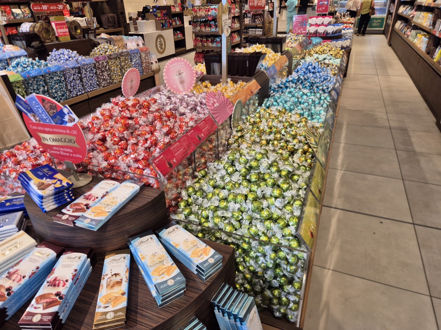 Lindt Chocolate Shop Marcianise
