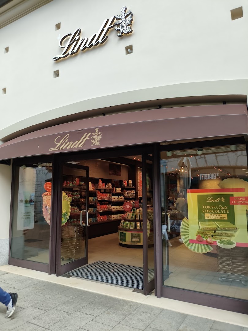 Lindt Chocolate Shop Marcianise