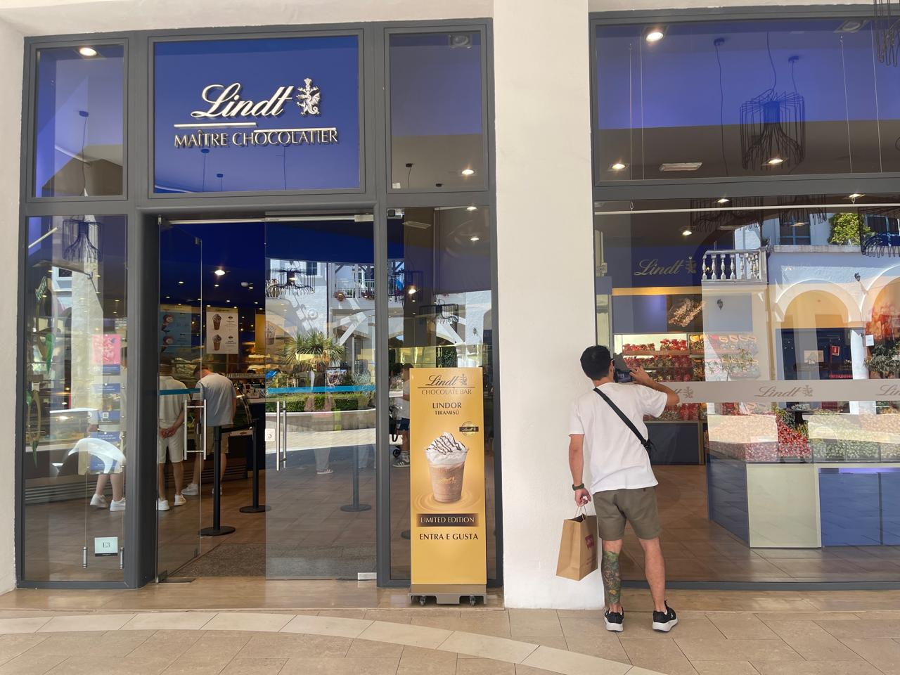 Lindt Chocolate Shop Molfetta, Molfetta