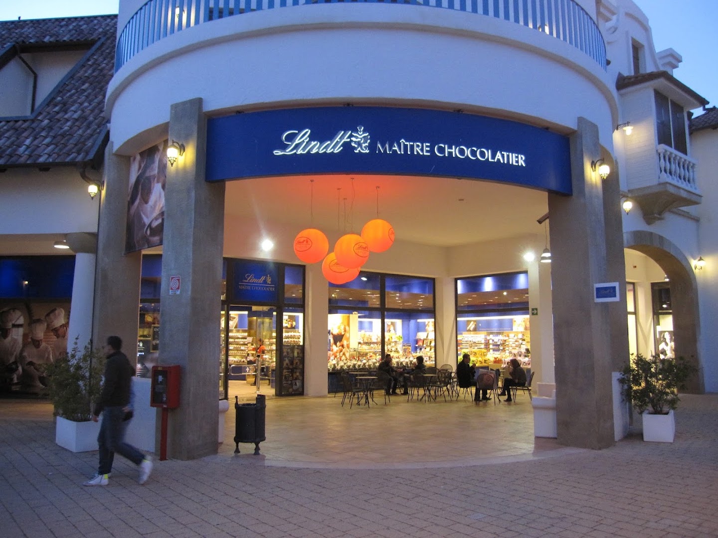 Lindt Chocolate Shop Molfetta