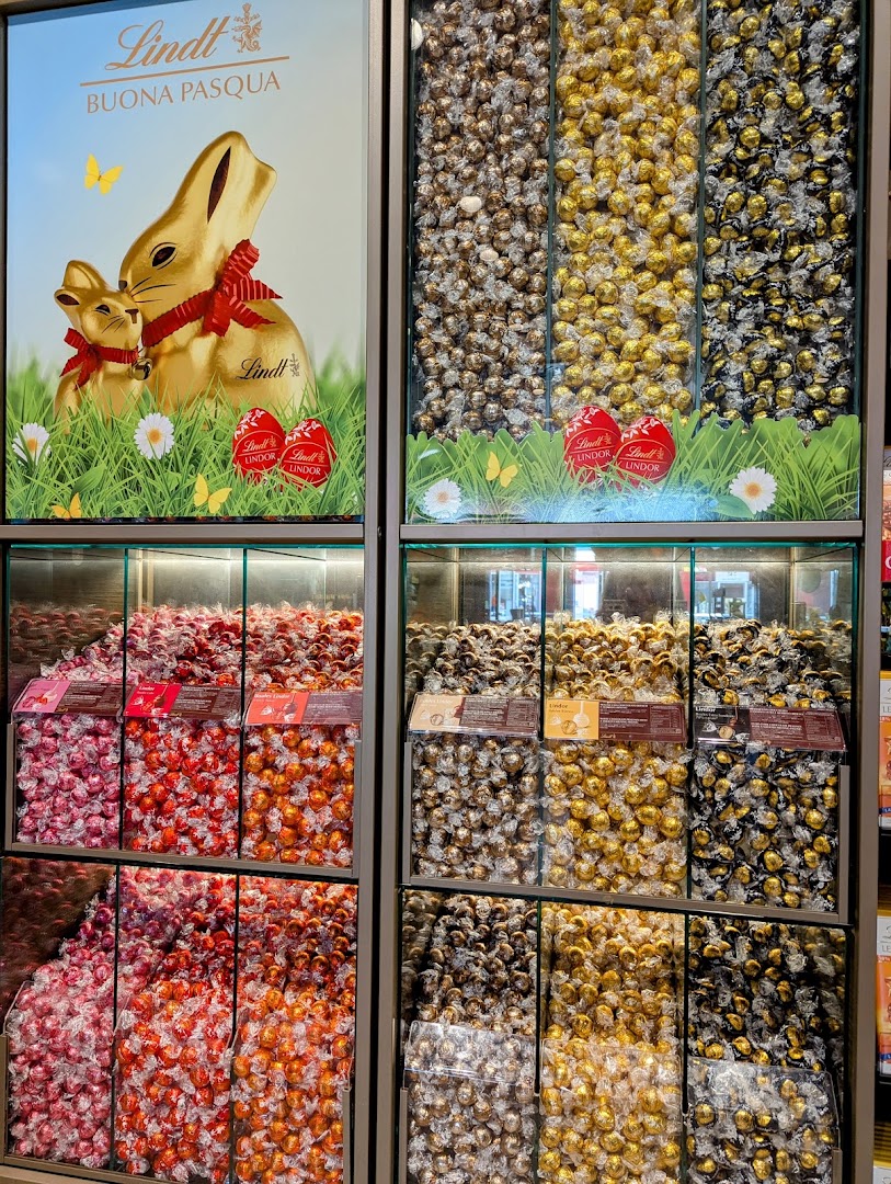 Lindt Chocolate Shop Scalo Milano