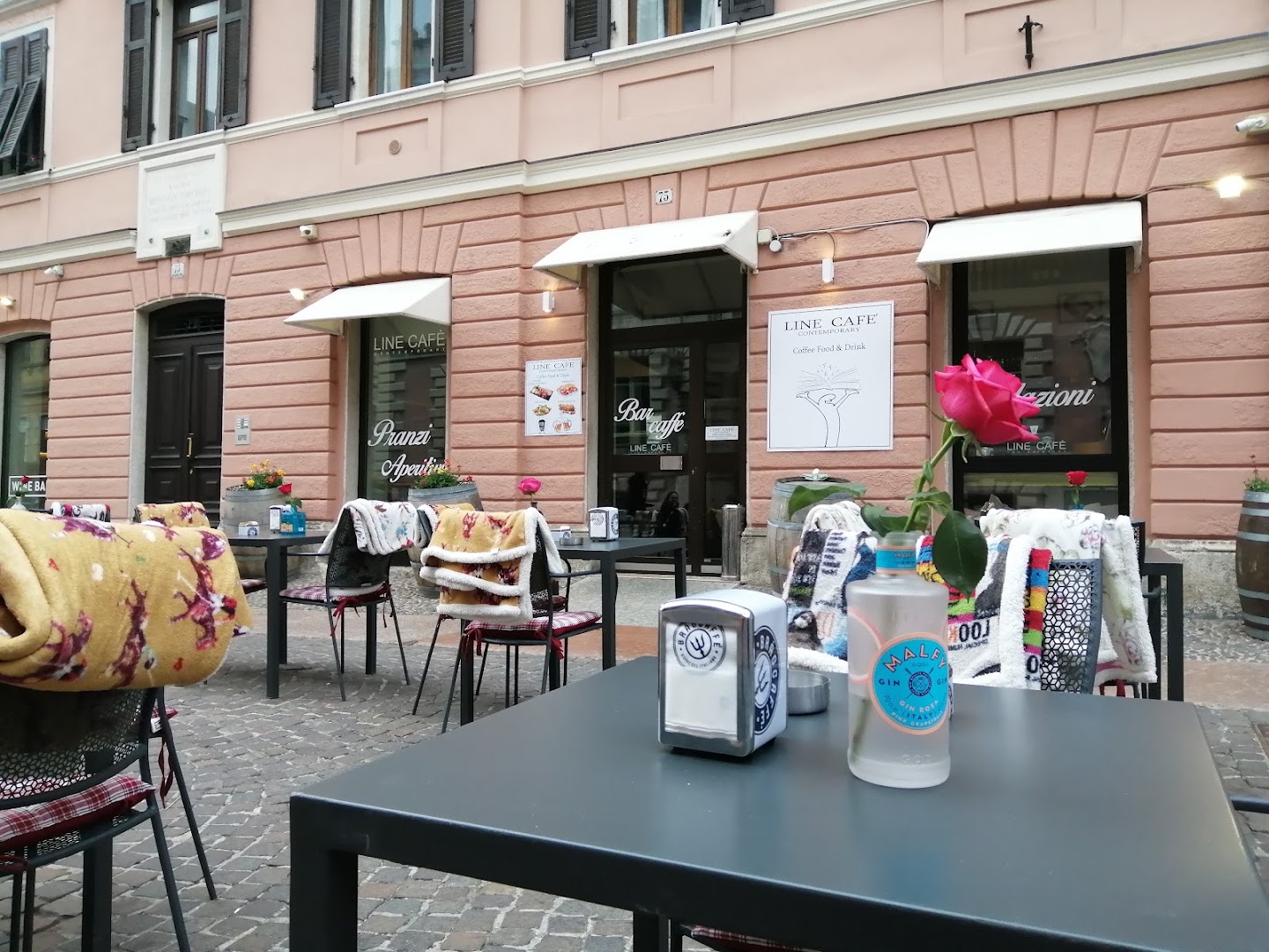 LINE CAFÈ