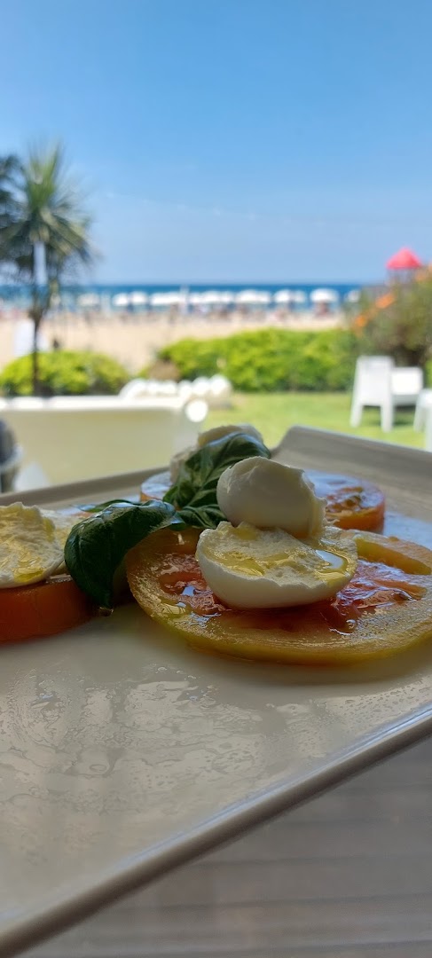 Linora Beach Paestum