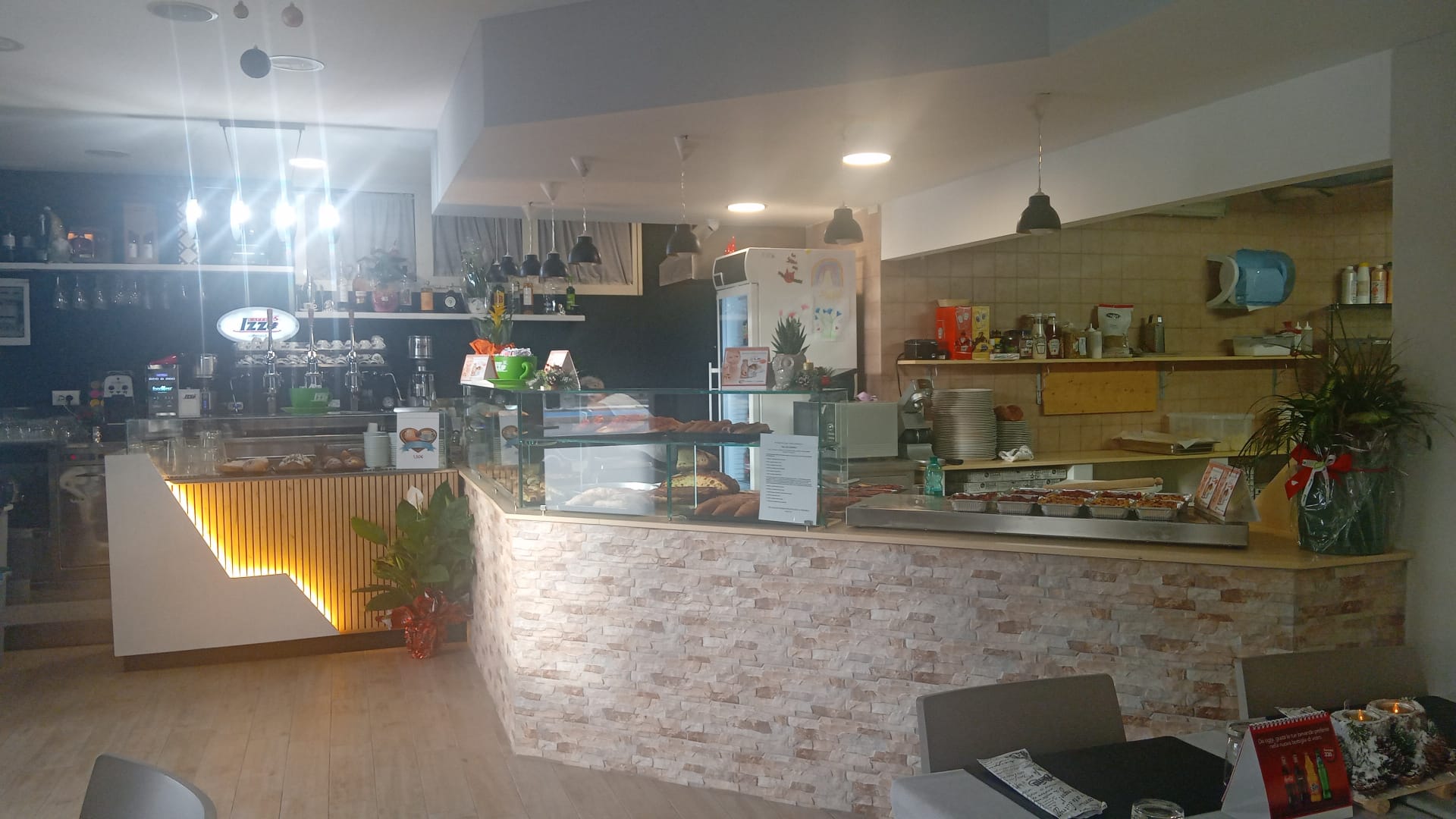 Lion's Bar Cornetteria Pizzeria Rosticceria