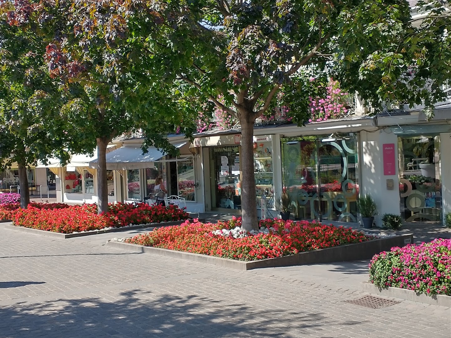 Liszt Cafe & Resteurant