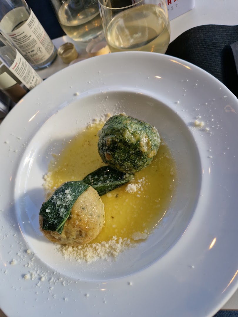 Liszt Cafe & Resteurant