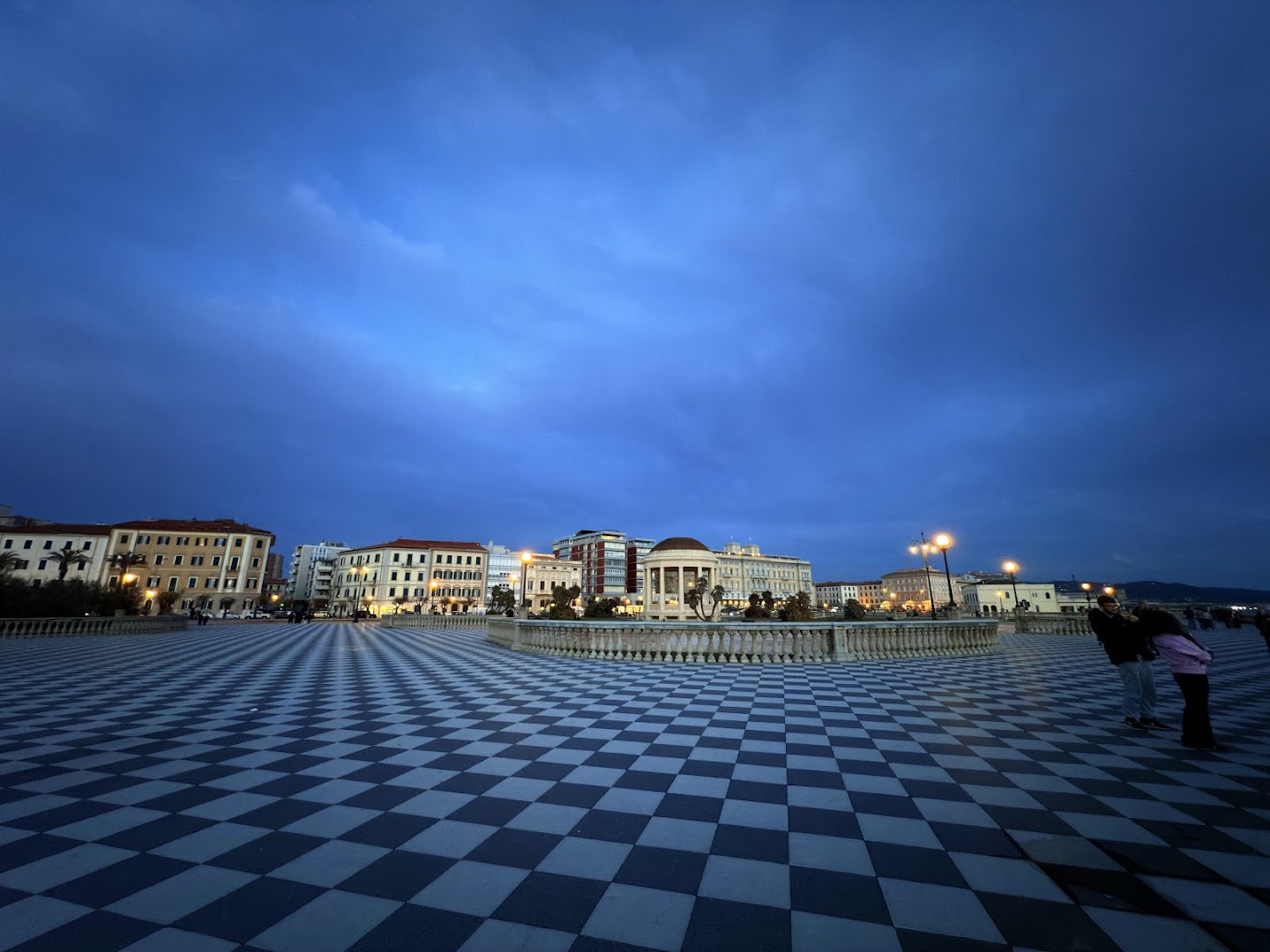 Livorno Centrale, Livorno